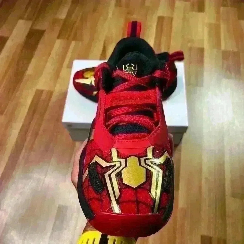 💰HUGE CLEARANCE SALE 💰 Adidas D.O.N. Issue 3 Junior Spider-Man Basketball Shoe - Picture 2 of 8